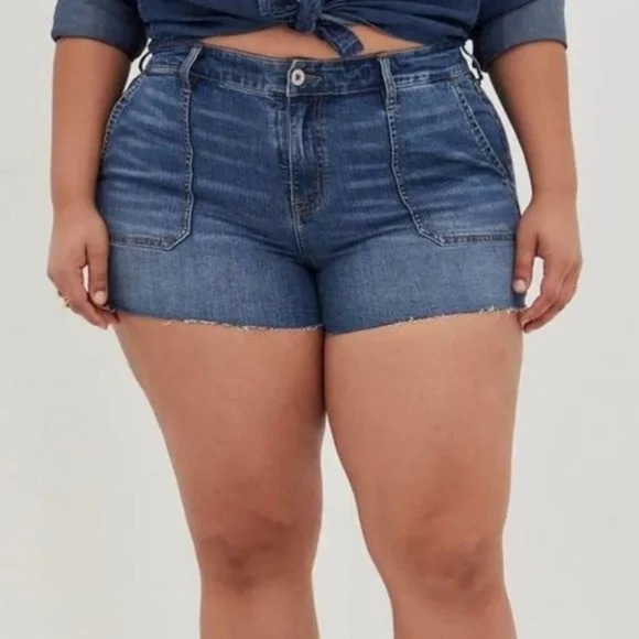 Torrid boho High Rise Raw Hem Shorts medium wash plus size 20‎ - Picture 1 of 9